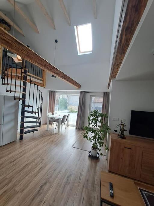 Apartman Loft Parnica ภายนอก รูปภาพ